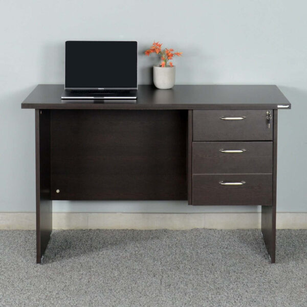 Study Office Home Desk offer a blend of modern aesthetics and practicality. Considering such features when selecting your desk ensures a workspace that is not only efficient but also personally inspiring.